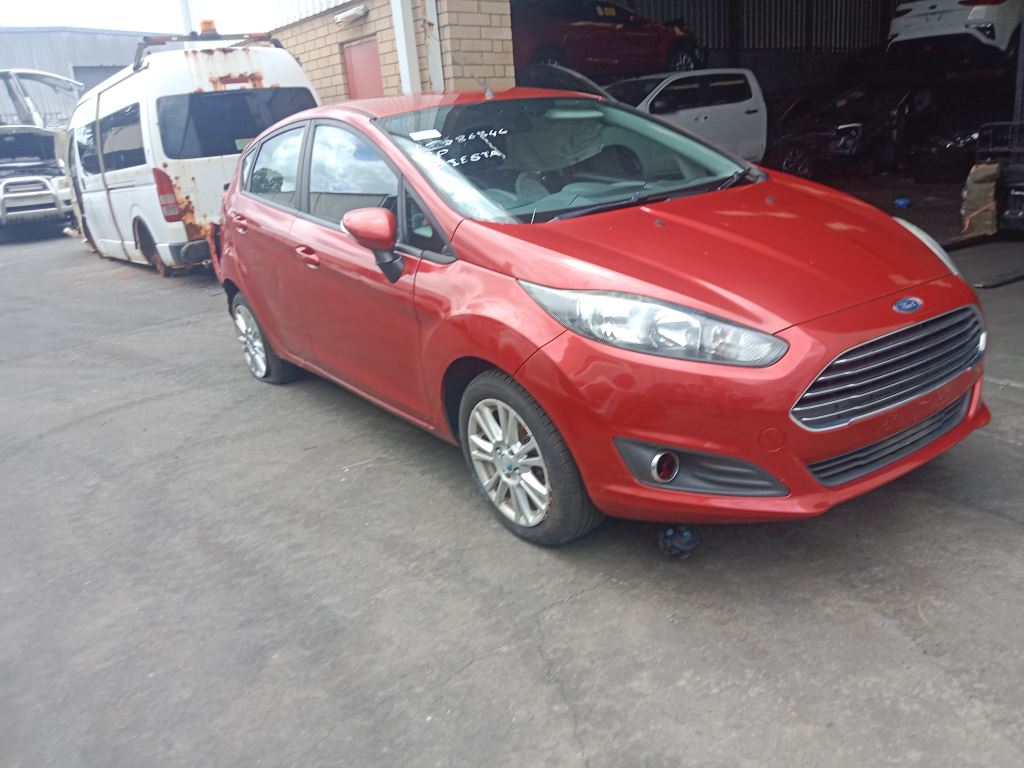 P5249 - Ford Fiesta 2015 Red Wrecking - Image 16