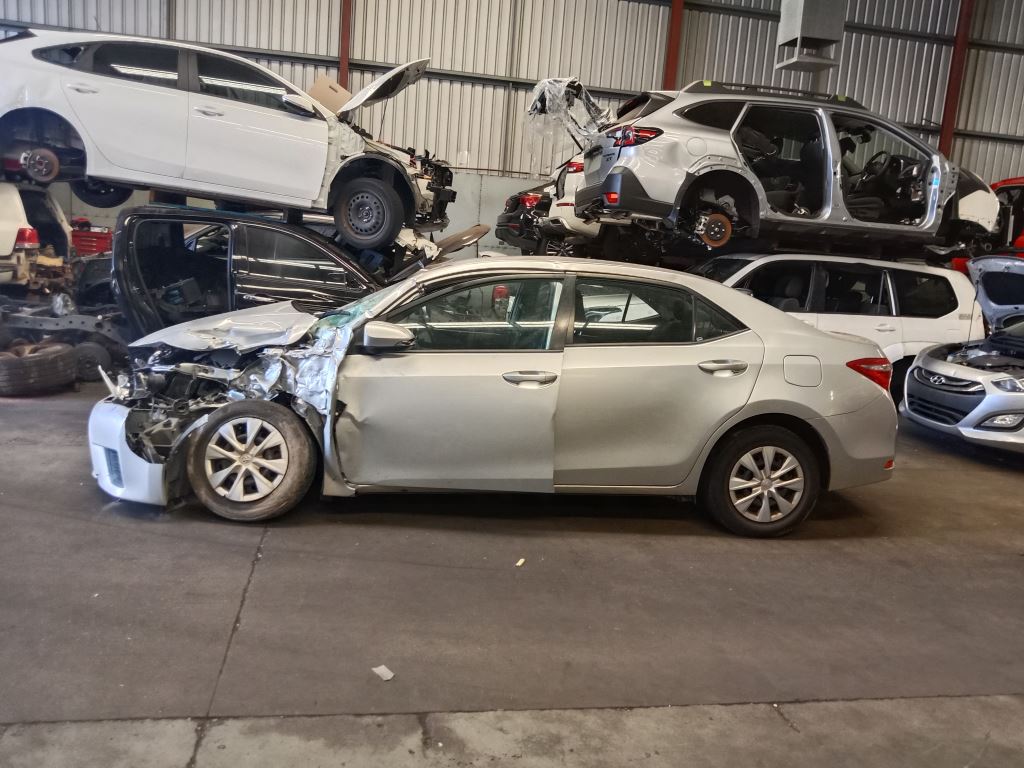 P5254 - Toyota Corolla 2015 Silver Wrecking - Image 15