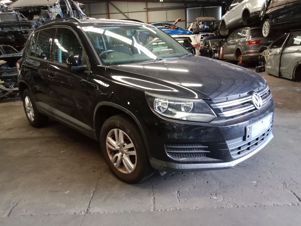 P5266 - Volkswagen Tiguan 2014 Black Wrecking - Image 14