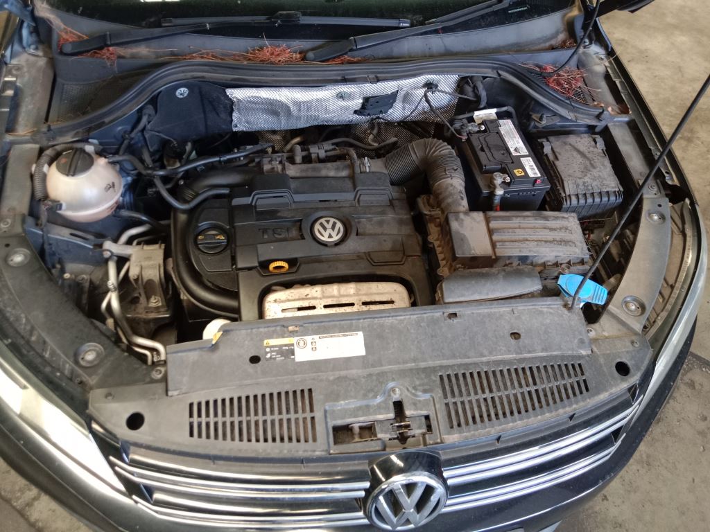 P5266 - Volkswagen Tiguan 2014 Black Wrecking - Image 16