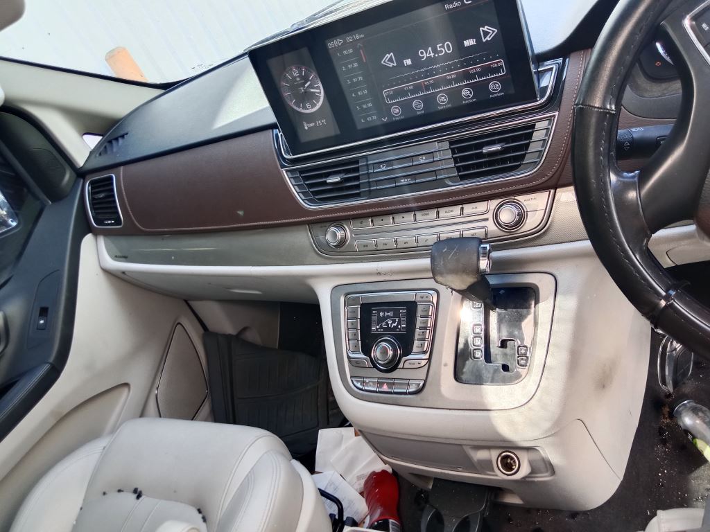 P5267 - LDV G10 SV7A Van 2018 Black Wrecking - Image 4