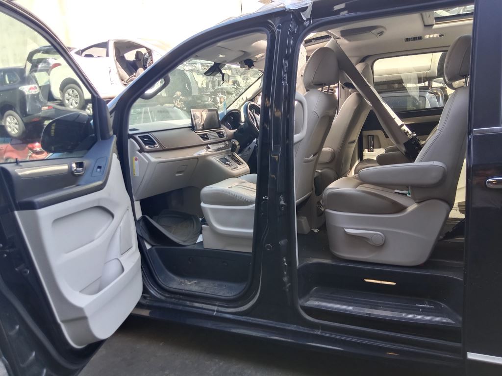 P5267 - LDV G10 SV7A Van 2018 Black Wrecking - Image 8