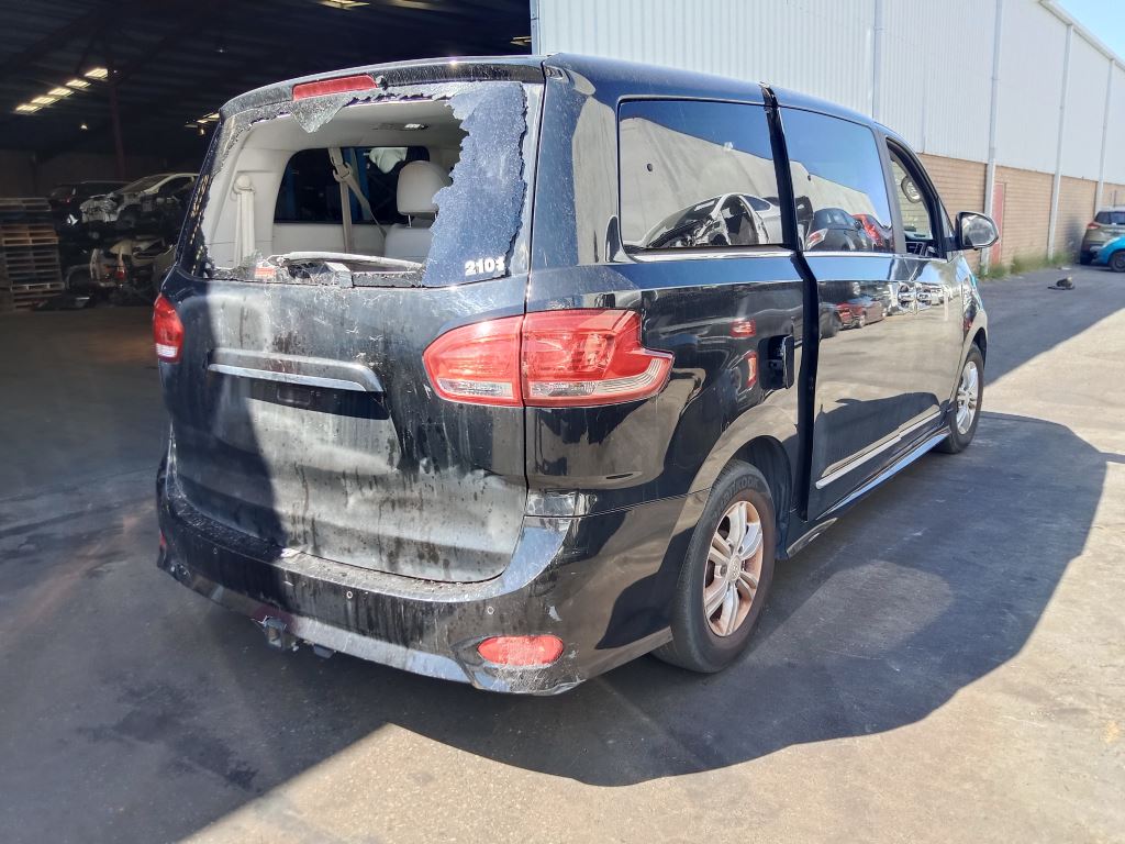 P5267 - LDV G10 SV7A Van 2018 Black Wrecking - Image 11