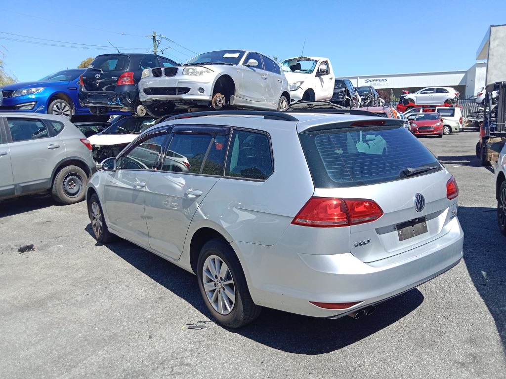 P5268 - Volkswagen golf TSI 2014 Silver Wrecking - Image 14