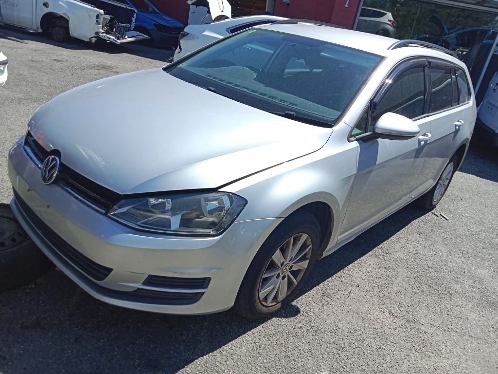 P5268 - Volkswagen golf TSI 2014 Silver Wrecking - Image 16