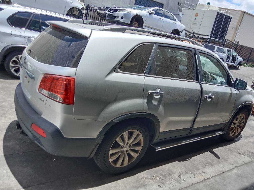 P5278 - Kia Sorento 2011 Silver Wrecking - Image 14