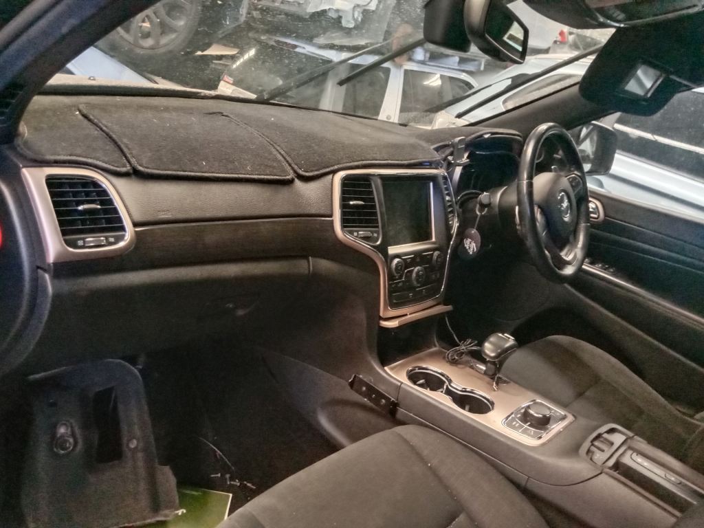 P5325 - Jeep Grand Cherokee 2014 Black Wrecking - Image 3