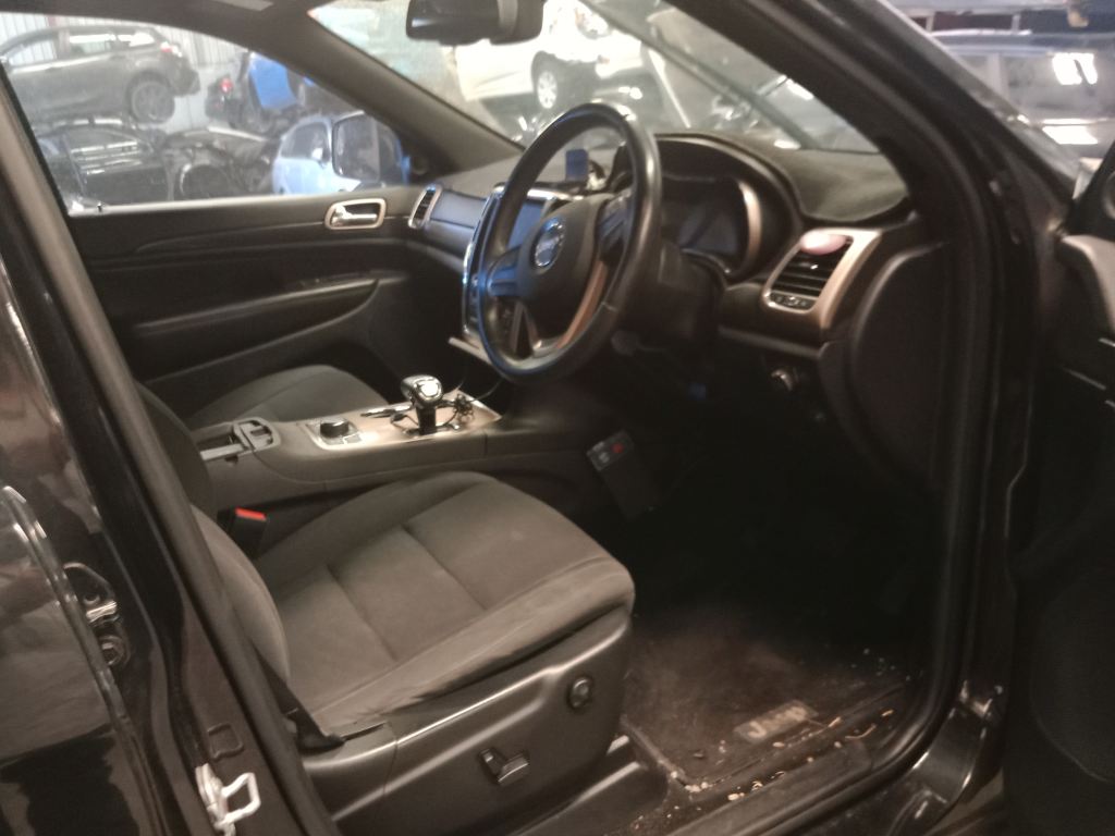 P5325 - Jeep Grand Cherokee 2014 Black Wrecking - Image 7