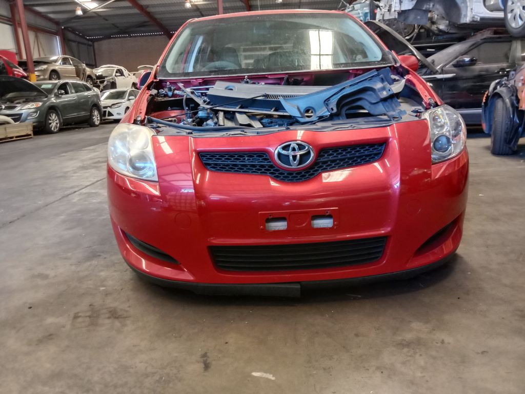 P5327 - Toyota corolla hatchback 2007 Red Wrecking