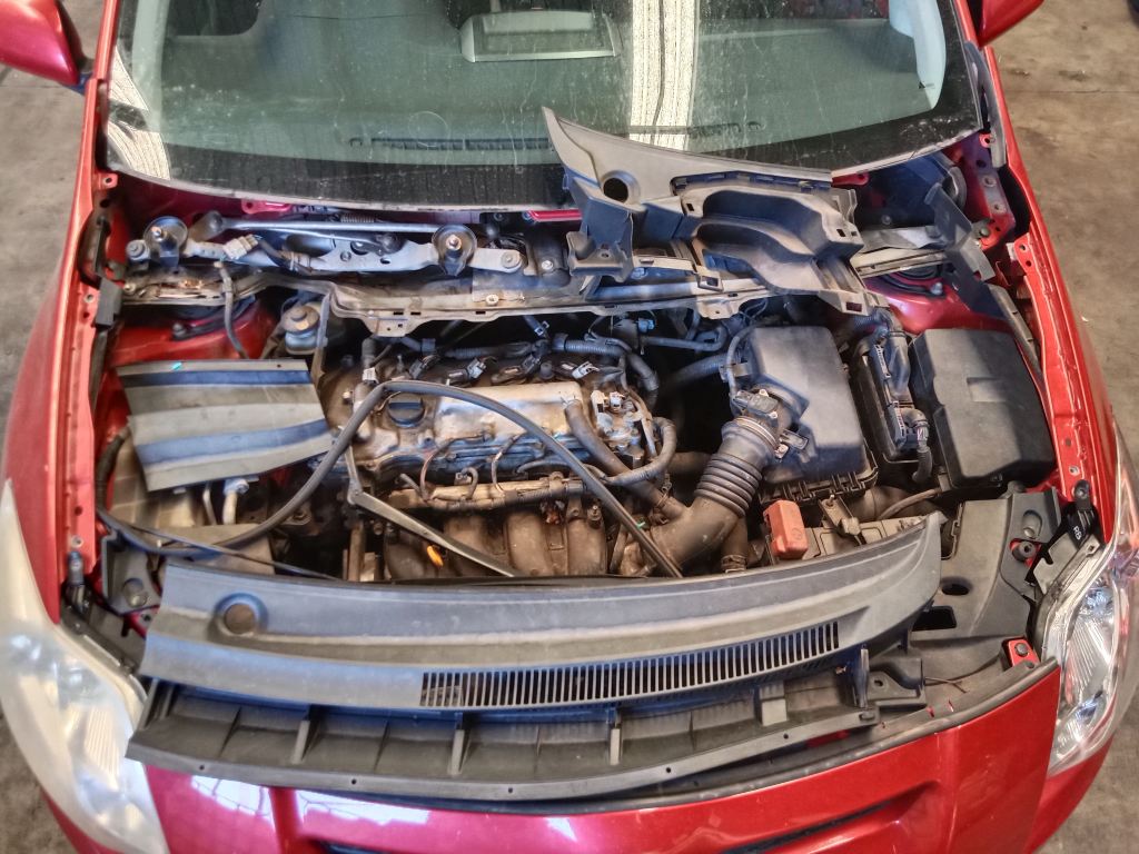 P5327 - Toyota corolla hatchback 2007 Red Wrecking - Image 2