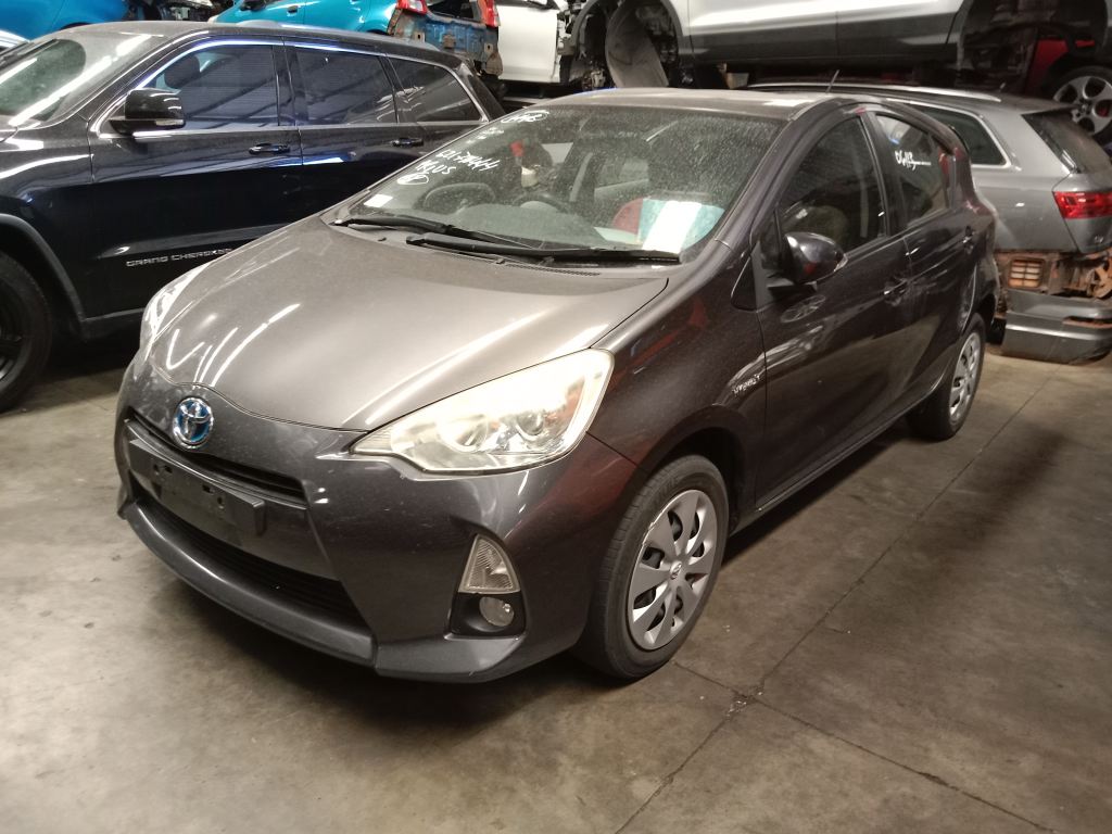 P5328 - Toyota Prius Hybrid 2014 Grey Wrecking