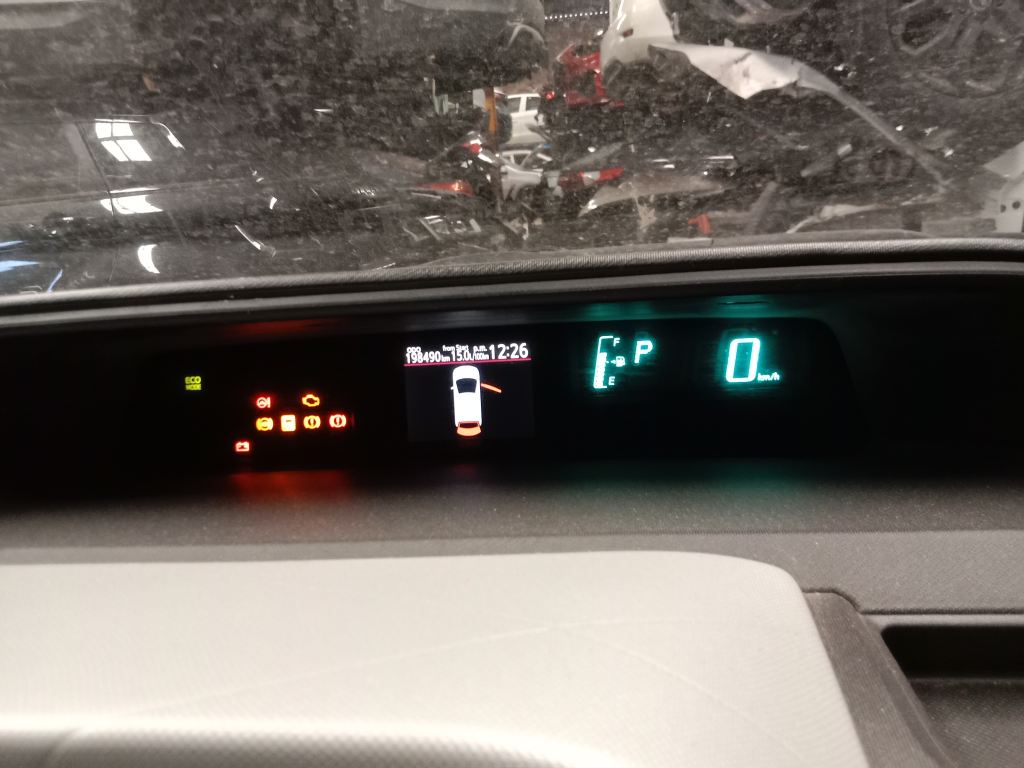 P5328 - Toyota Prius Hybrid 2014 Grey Wrecking - Image 7