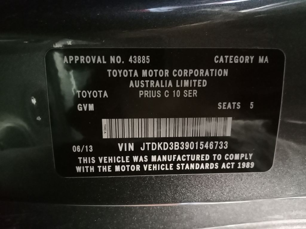 P5328 - Toyota Prius Hybrid 2014 Grey Wrecking - Image 10