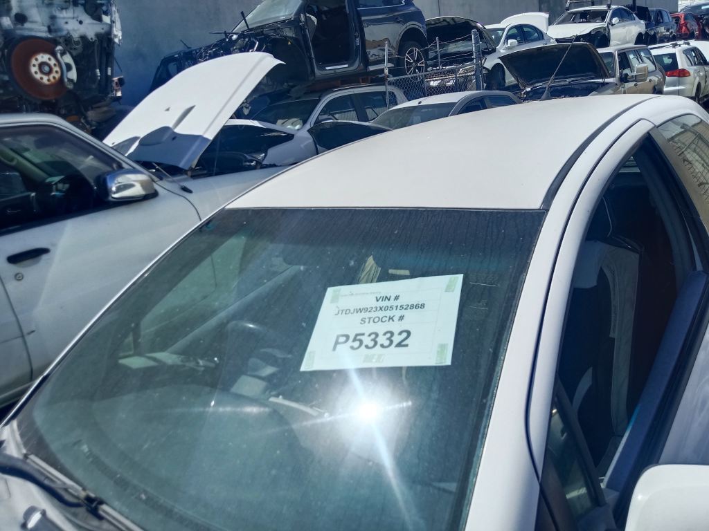 P5332 - Toyota Yaris 2010 White Wrecking - Image 10