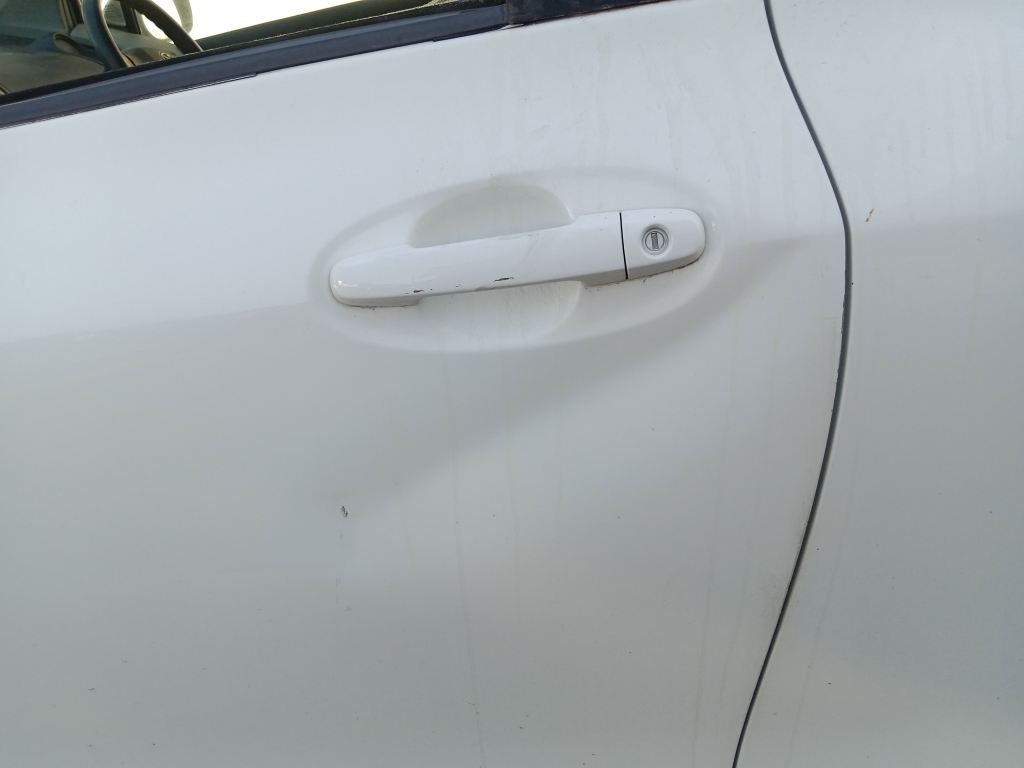 P5332 - Toyota Yaris 2010 White Wrecking - Image 14