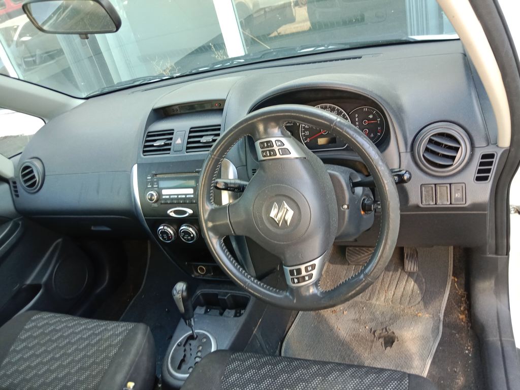 P5333 - Suzuki SX4 2007 White Wrecking - Image 6