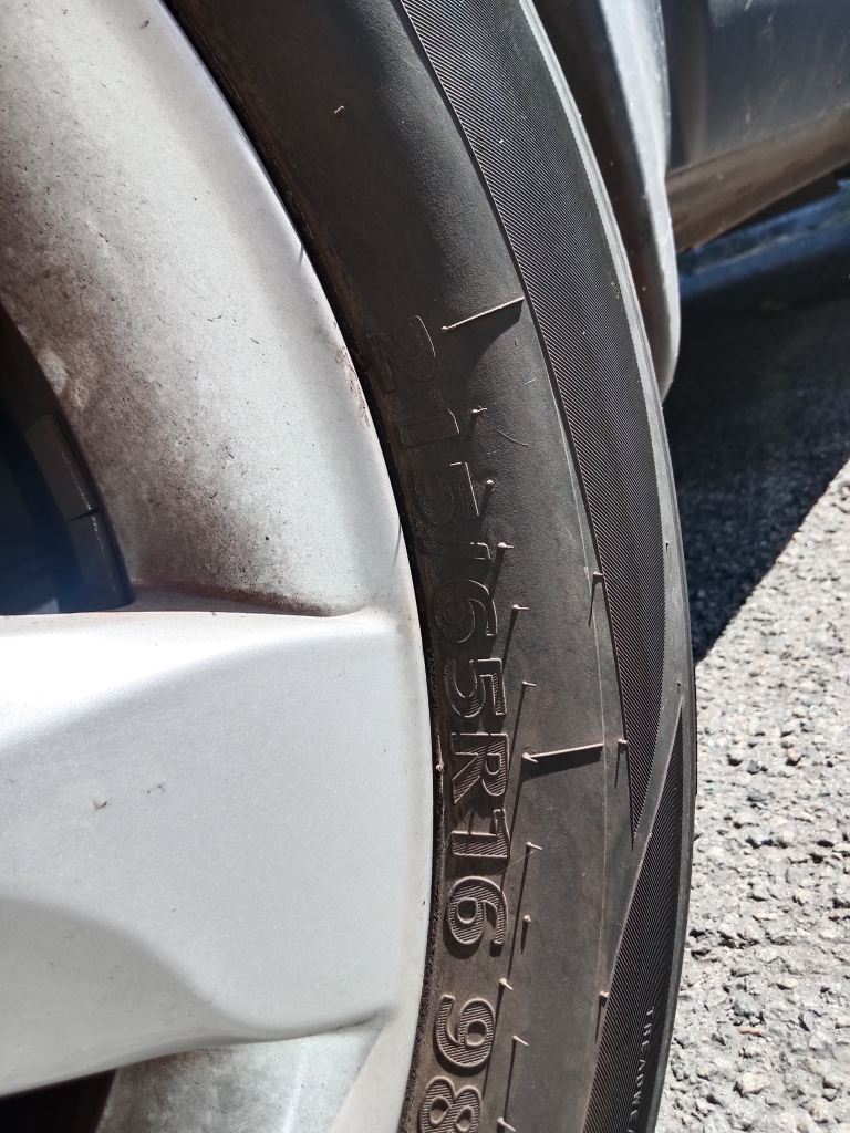 P5334 - Nissan dualis 2013 Black Wrecking - Image 13