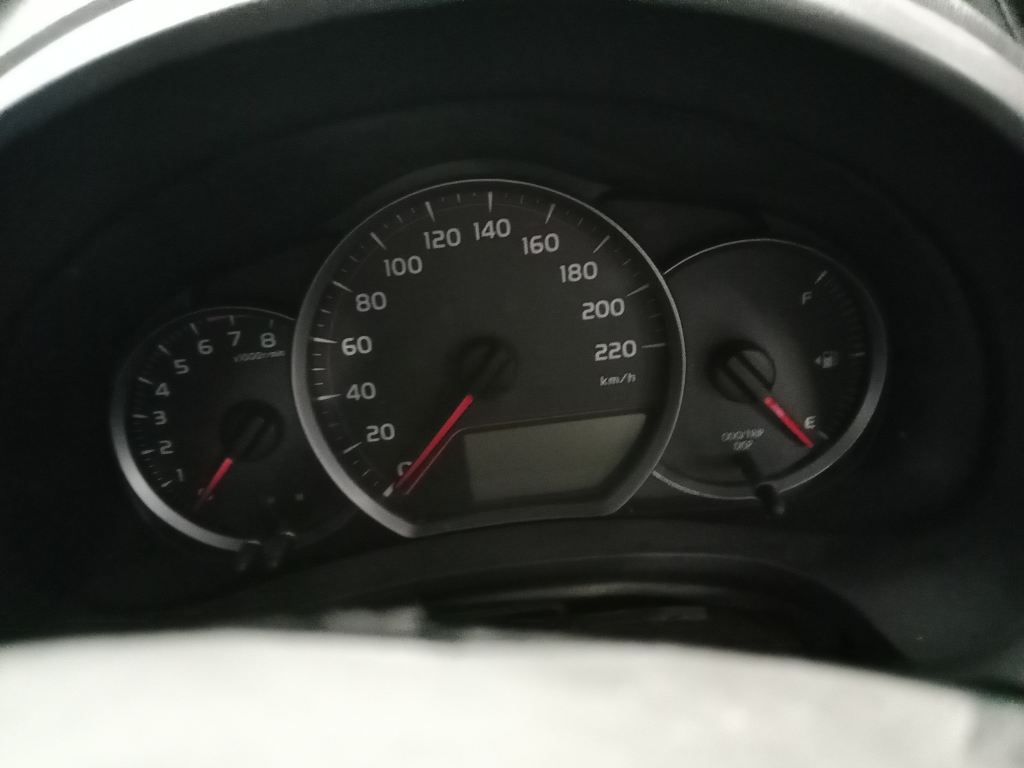 P5338 - Toyota Yaris 2011 Blue Wrecking - Image 3