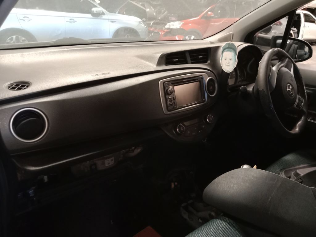 P5338 - Toyota Yaris 2011 Blue Wrecking - Image 5