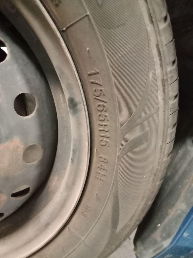 P5338 - Toyota Yaris 2011 Blue Wrecking - Image 7