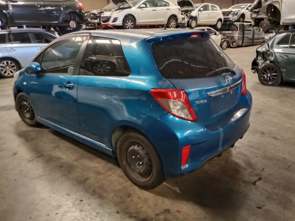 P5338 - Toyota Yaris 2011 Blue Wrecking - Image 8