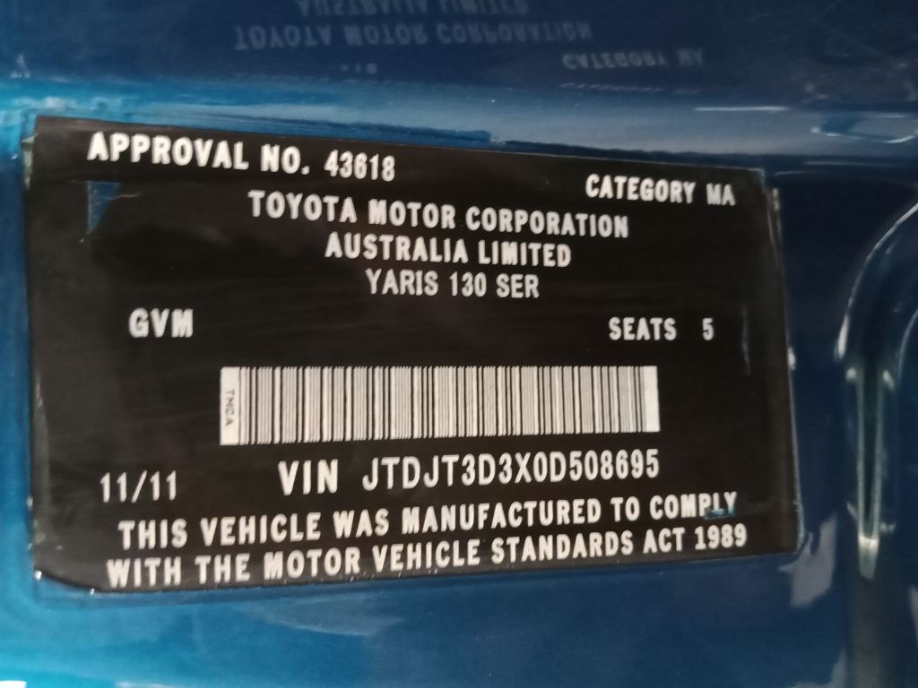 P5338 - Toyota Yaris 2011 Blue Wrecking - Image 11