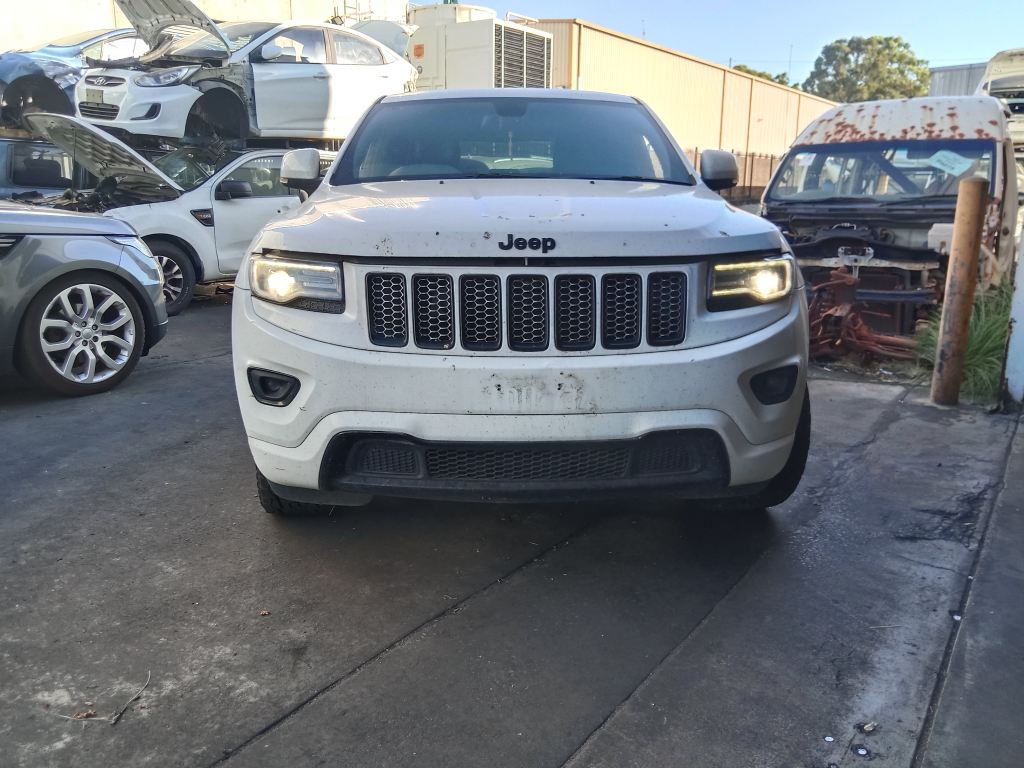P5341 - Jeep Grand Cherokee 2015 White Wrecking