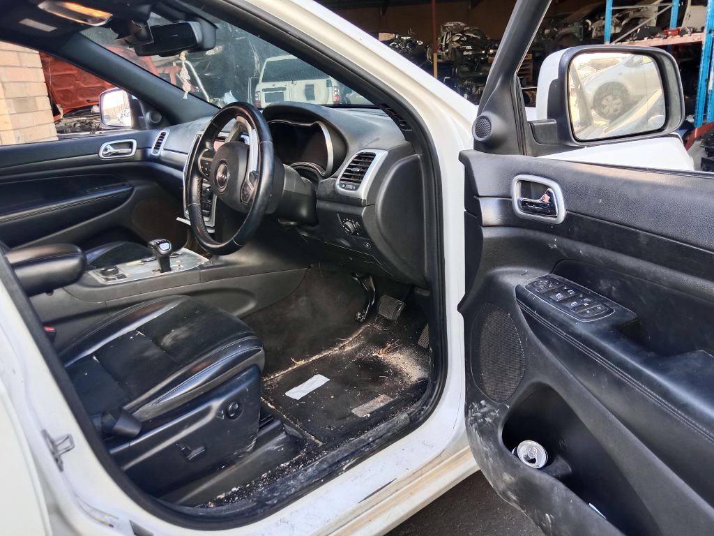 P5341 - Jeep Grand Cherokee 2015 White Wrecking - Image 6