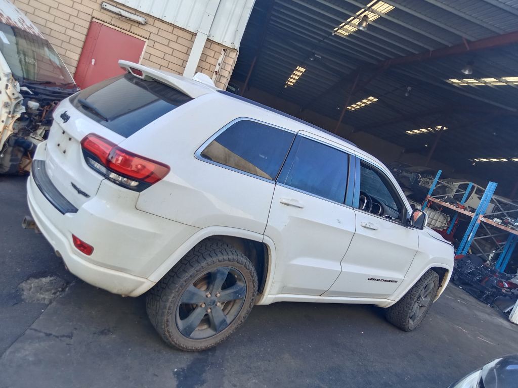 P5341 - Jeep Grand Cherokee 2015 White Wrecking - Image 10