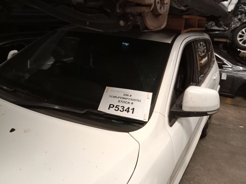 P5341 - Jeep Grand Cherokee 2015 White Wrecking - Image 12