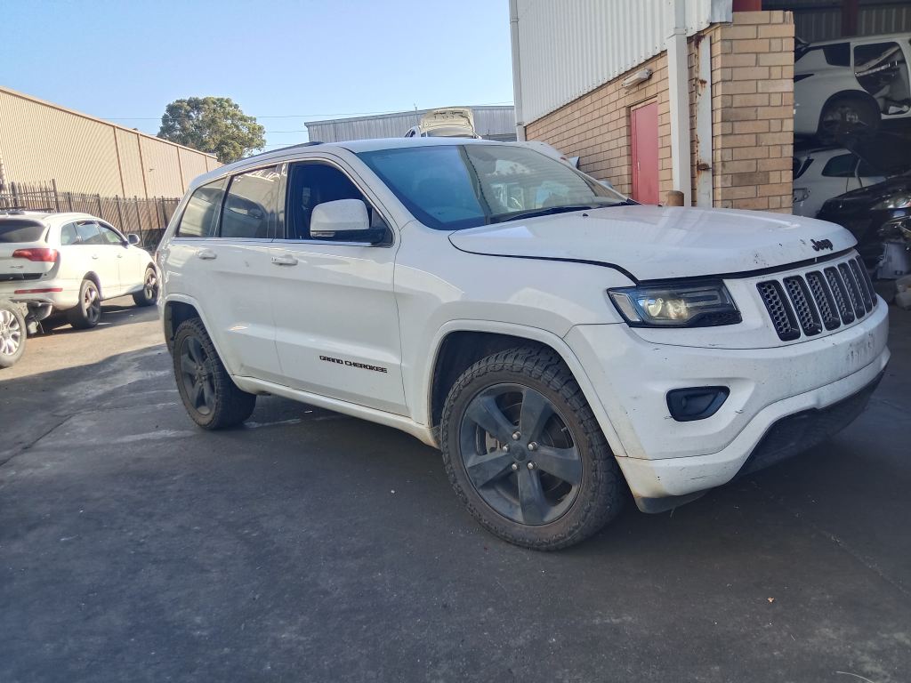 P5341 - Jeep Grand Cherokee 2015 White Wrecking - Image 15