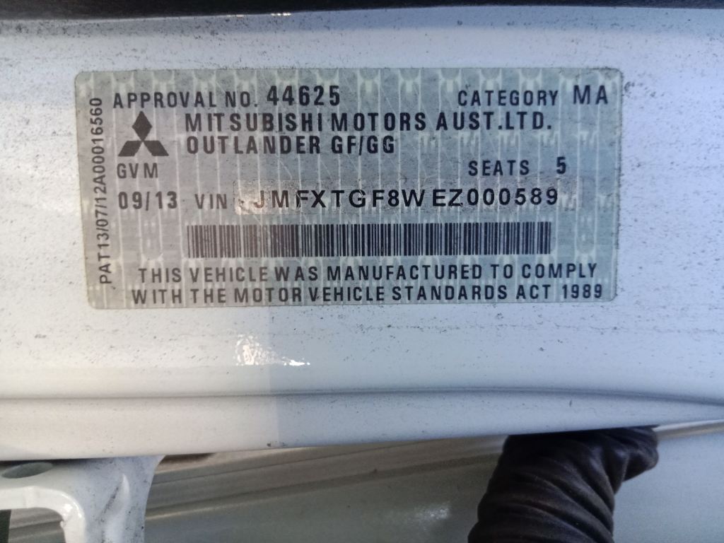 P5342 - Mitsubishi Outlander 2013 White Wrecking - Image 10