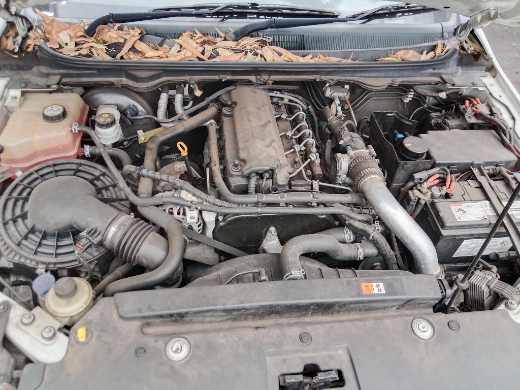 P5346 - Ford Ranger 2014 White Wrecking - Image 3