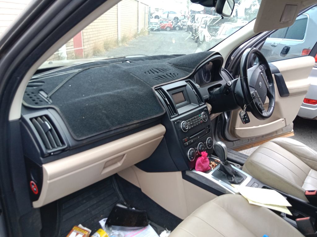 P5347 - Land Rover Freelander 2 2013 Grey Wrecking - Image 2