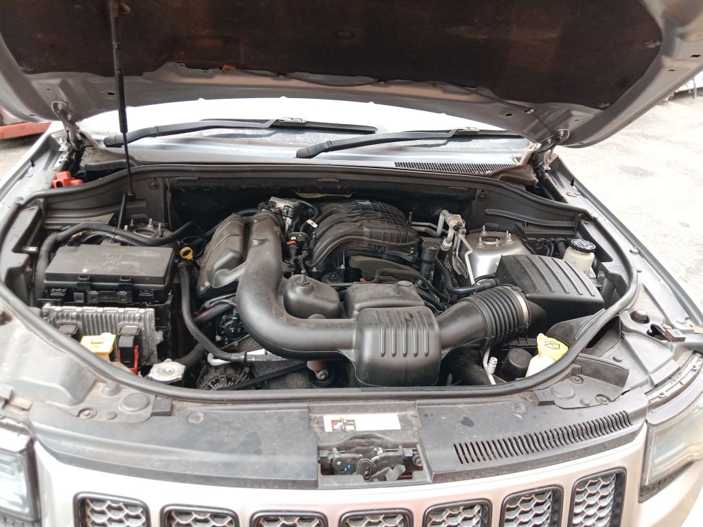 P5349 - Jeep Grand Cherokee 2014 Silver Wrecking - Image 3