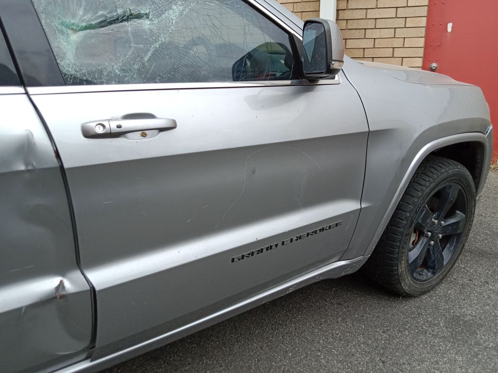 P5349 - Jeep Grand Cherokee 2014 Silver Wrecking - Image 6