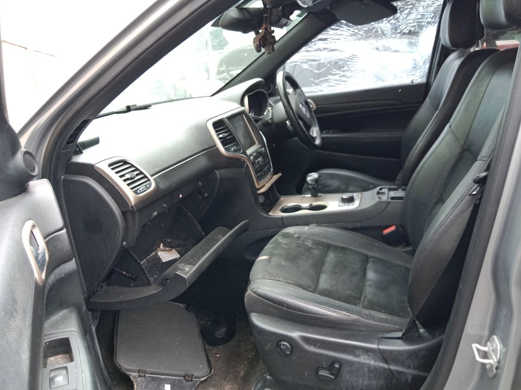 P5349 - Jeep Grand Cherokee 2014 Silver Wrecking - Image 14