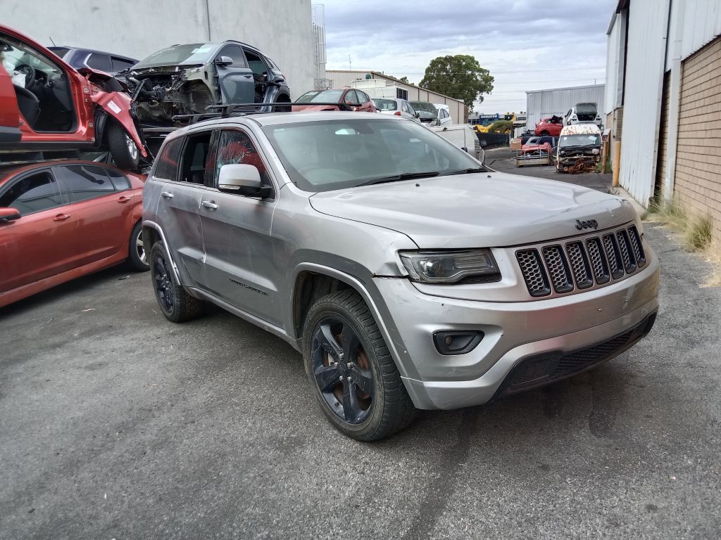 P5349 - Jeep Grand Cherokee 2014 Silver Wrecking - Image 16
