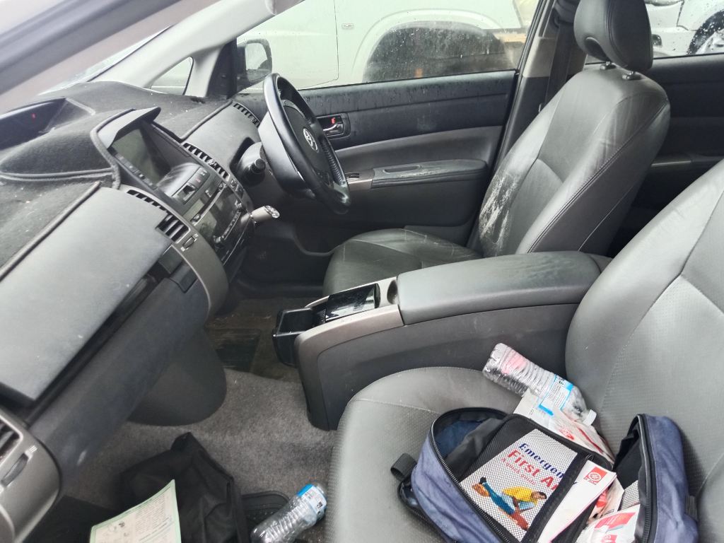 P5351 - Toyota Prius Hybrid 2006 White Wrecking - Image 3