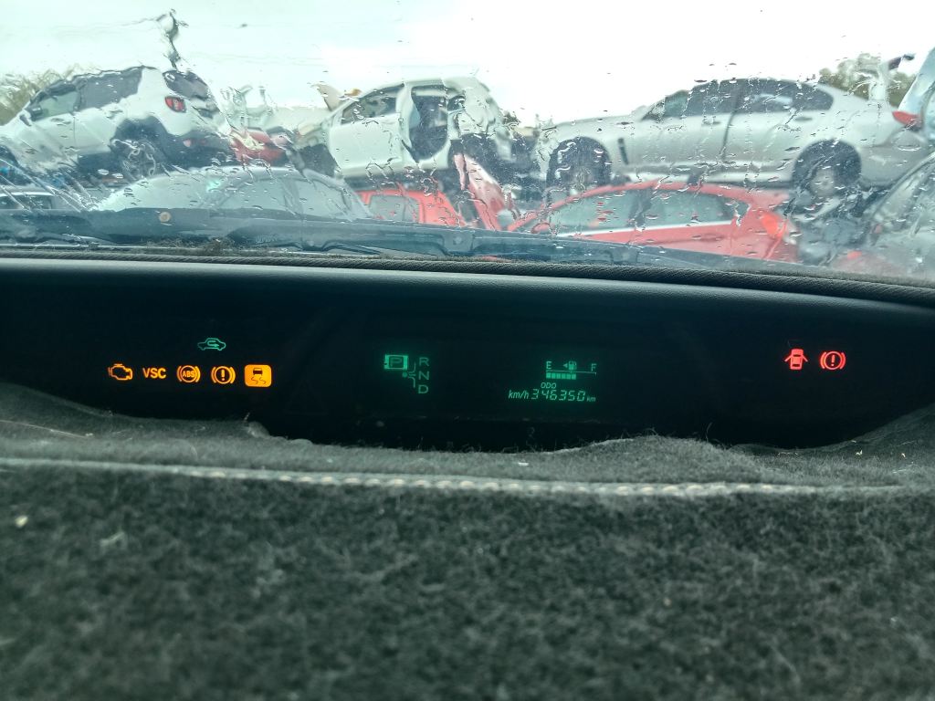 P5351 - Toyota Prius Hybrid 2006 White Wrecking - Image 6