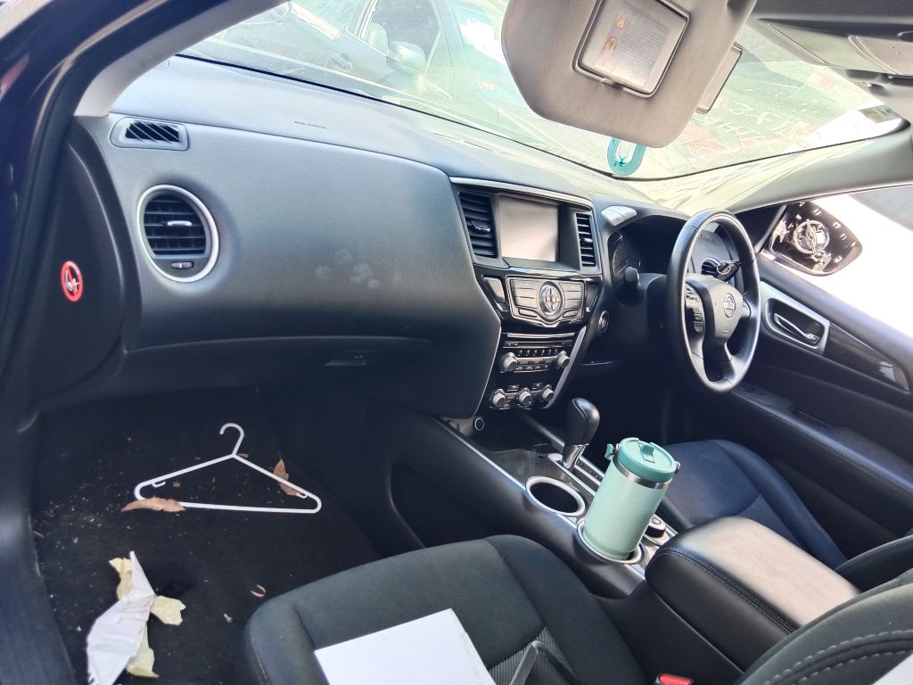 P5360 - Nissan Pathfinder 2019 Blue Wrecking - Image 4