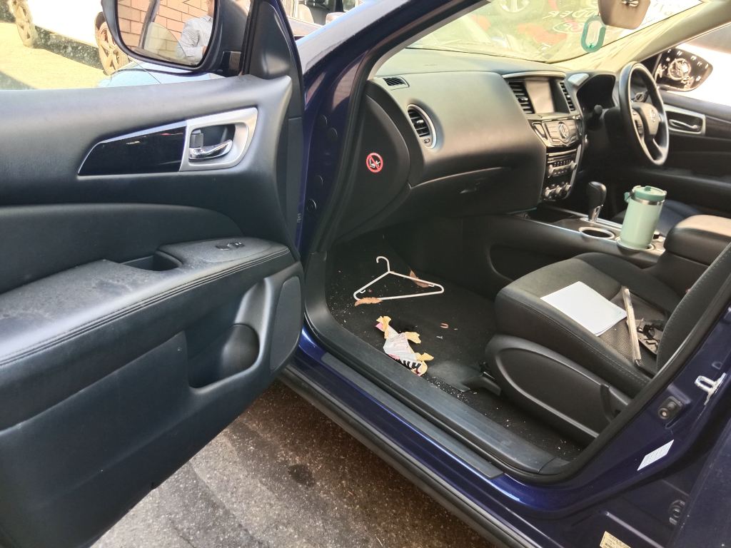 P5360 - Nissan Pathfinder 2019 Blue Wrecking - Image 5