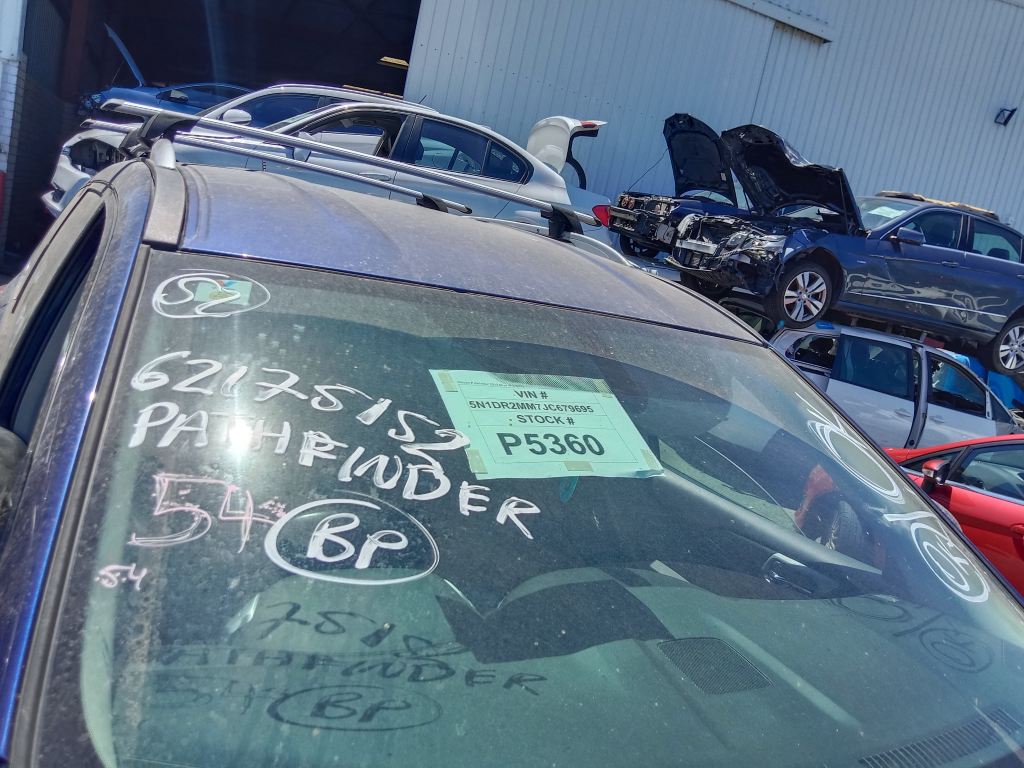 P5360 - Nissan Pathfinder 2019 Blue Wrecking - Image 8