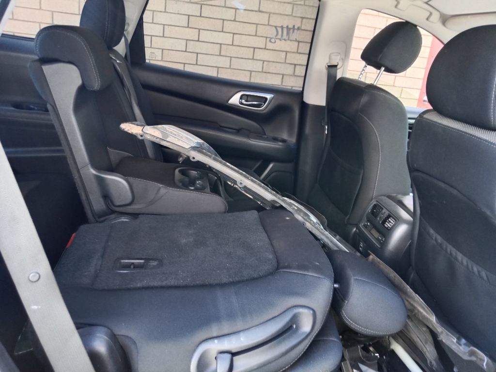 P5360 - Nissan Pathfinder 2019 Blue Wrecking - Image 13