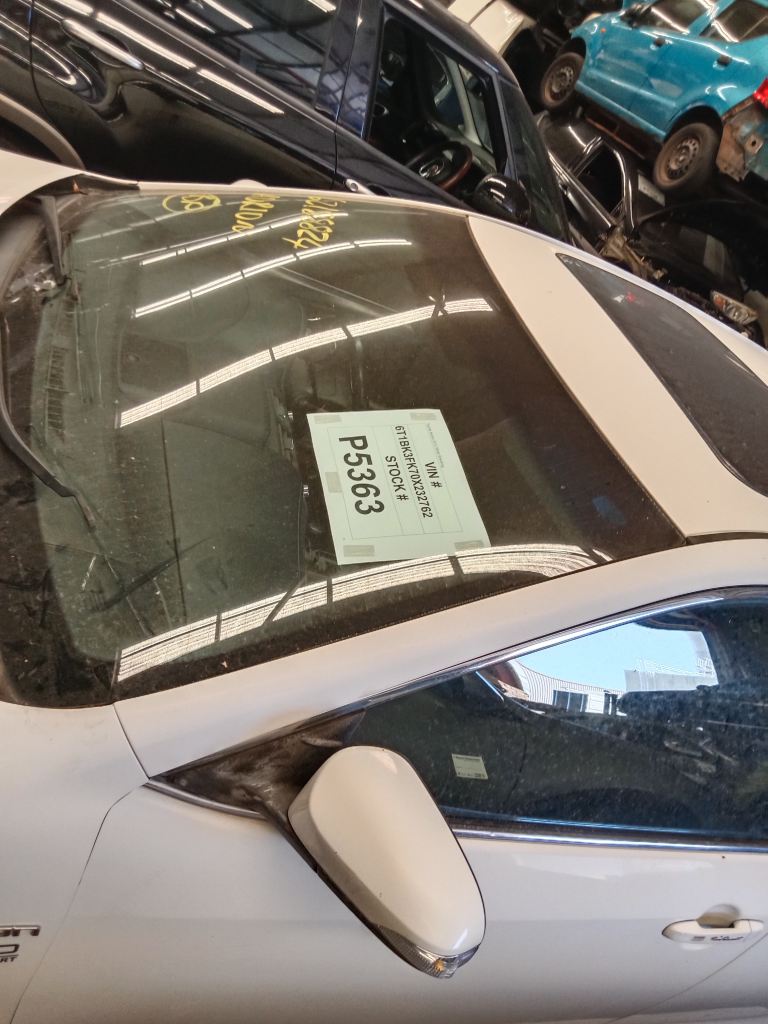 P5363 - Toyota Aurion 2012 White Wrecking - Image 2