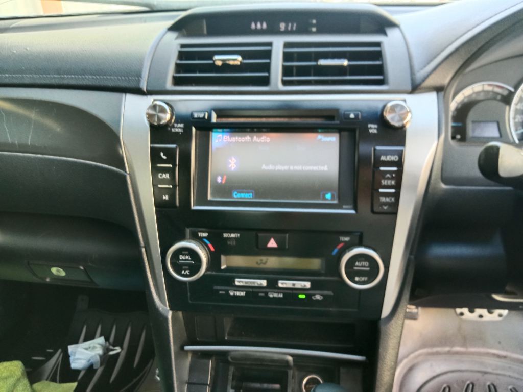 P5363 - Toyota Aurion 2012 White Wrecking - Image 6