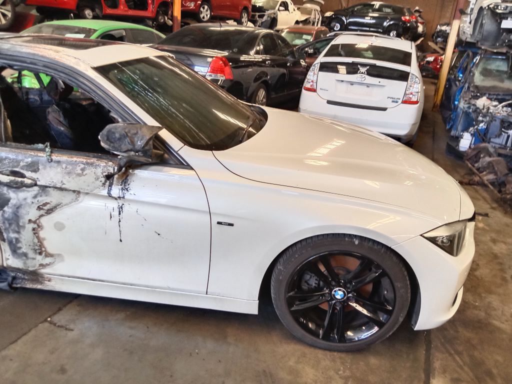 P5365 - BMW 3 Series F30 2012 White Wrecking - Image 3