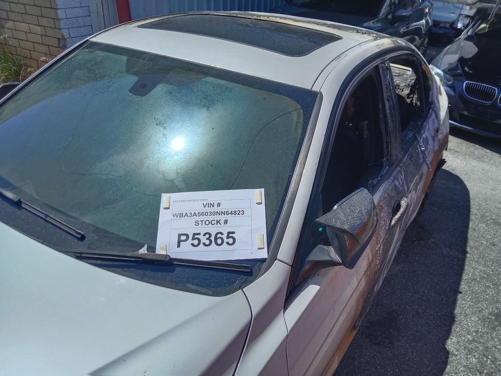 P5365 - BMW 3 Series F30 2012 White Wrecking - Image 12