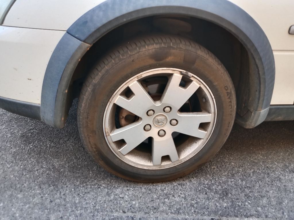 P5367 - Holden Crewman 2006 White Wrecking - Image 3