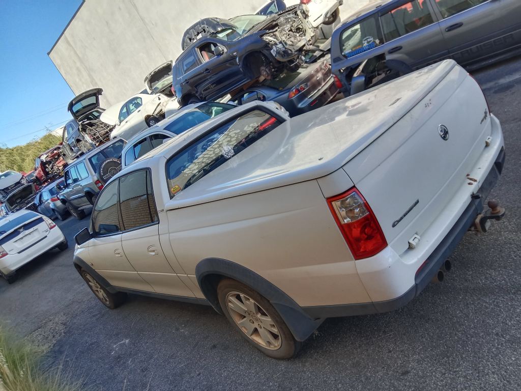 P5367 - Holden Crewman 2006 White Wrecking - Image 12